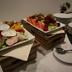 Kraemerbruecke Hotel