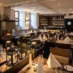 Kraemerbruecke Hotel 4*