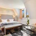 Kraemerbruecke Hotel 4*