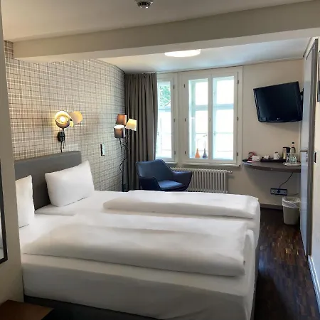 Kraemerbruecke Hotel 4*