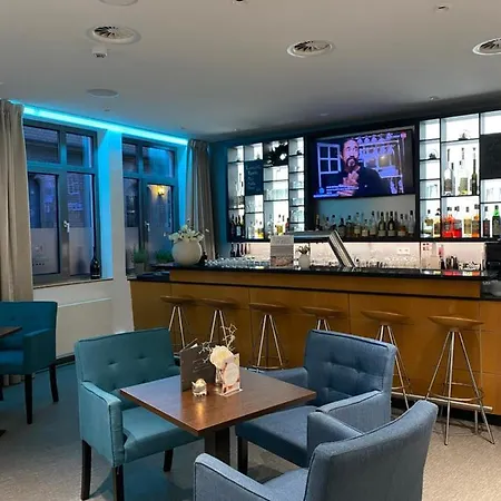 Hotel Kraemerbruecke 4*