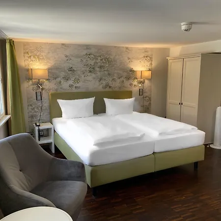 Kraemerbruecke Hotel 4*