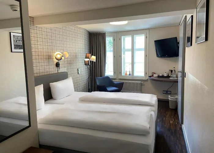 Kraemerbruecke Otel 4*