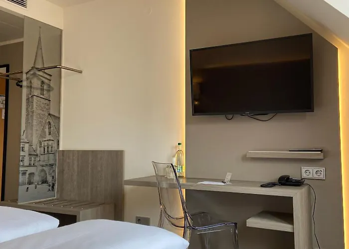 ホテル　クレーマー ブリュッケ　エアフルト エアフルト