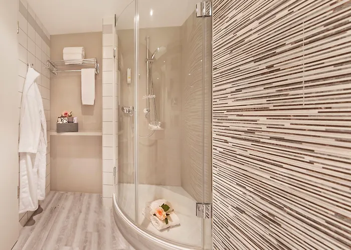 Kraemerbruecke Hotel 4*